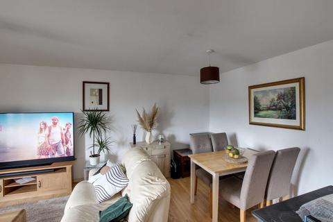 2 bedroom apartment for sale, Blease Close, Staverton
