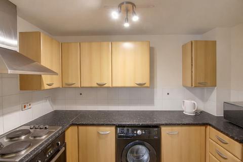 2 bedroom apartment for sale, Blease Close, Staverton