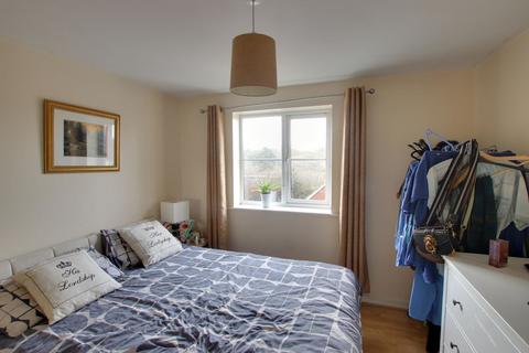 2 bedroom apartment for sale, Blease Close, Staverton