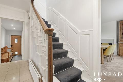 undefined, Gews Corner, Waltham Cross EN8