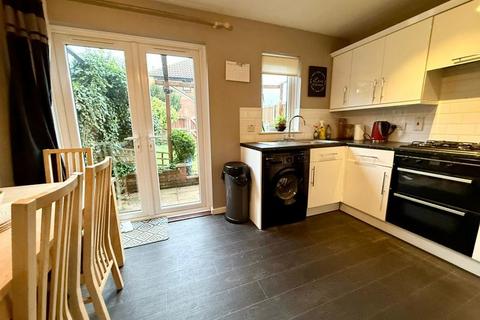 2 bedroom terraced house to rent, Bryant Way, Toddington