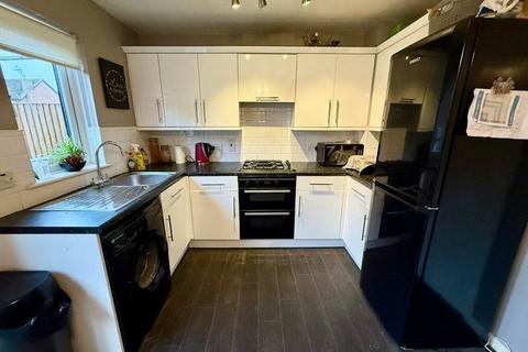 2 bedroom terraced house to rent, Bryant Way, Toddington