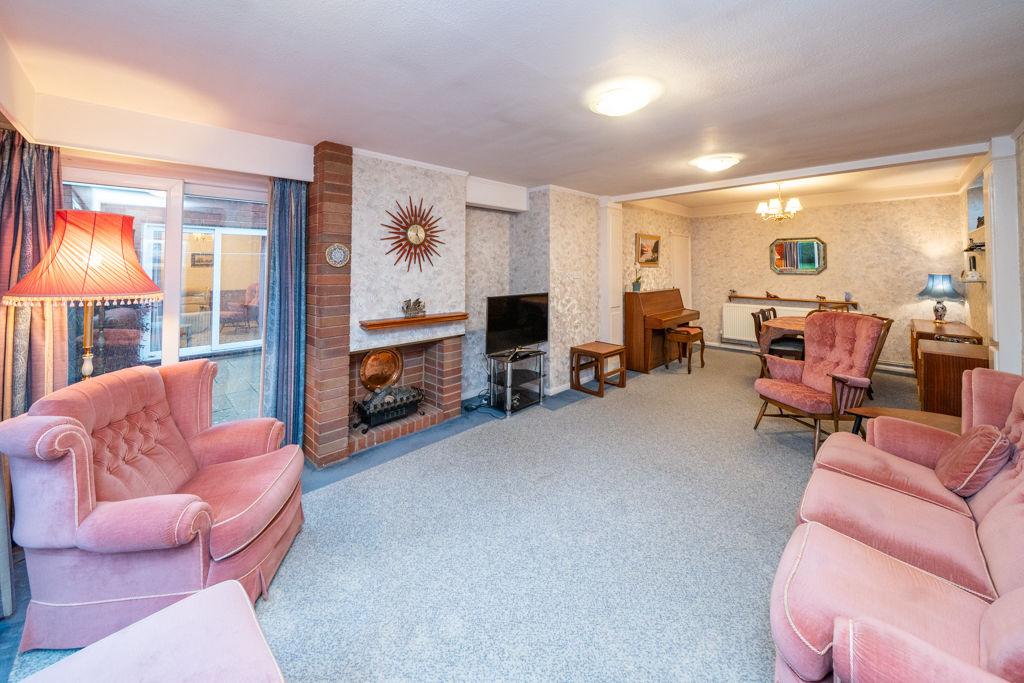 Lounge/dining room