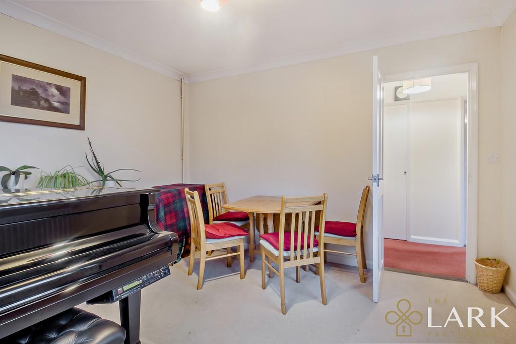 8676980-interior02-800