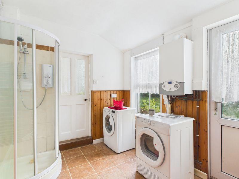 Utility/shower room