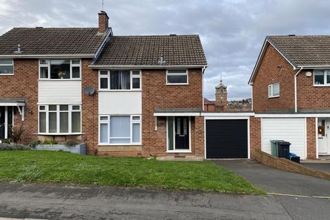 3 bedroom semi-detached house to rent, Ashdown Drive, Stourbridge DY8