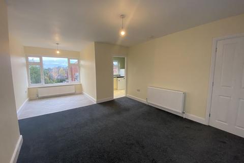 3 bedroom semi-detached house to rent, Ashdown Drive, Stourbridge DY8