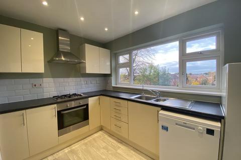 3 bedroom semi-detached house to rent, Ashdown Drive, Stourbridge DY8