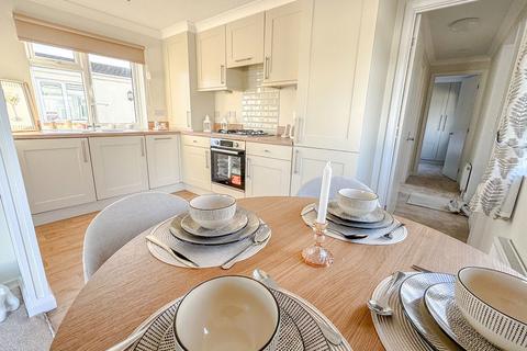 undefined, Weybridge Park Estate, Addlestone KT15