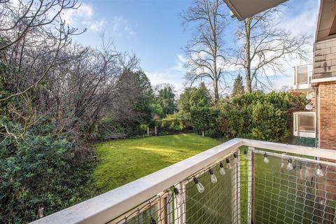 10 Victoria Court, Andover, SP10 3QS