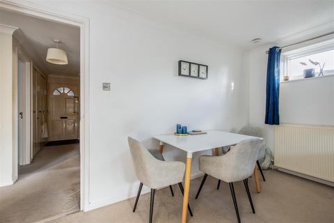 undefined, 10 Victoria Court, Andover, SP10 3QS