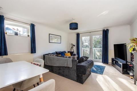 undefined, 10 Victoria Court, Andover, SP10 3QS