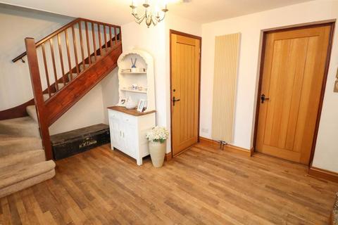 undefined, Sandy Lane, Fleet GU52