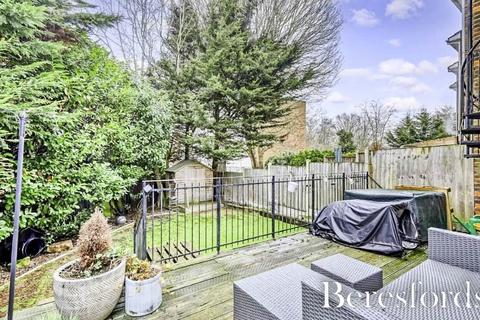 4 bedroom end of terrace house for sale, River Road, Brentwood, CM14