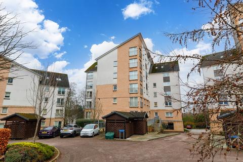 2 bedroom flat to rent, 62 Shaw Crescent,, Aberdeen, AB25