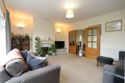 undefined, A bungalow at Fonmon Road, Rhoose, CF62 3DZ