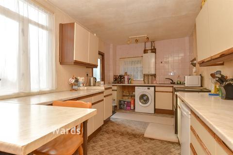 3 bedroom end of terrace house for sale, Mills Terrace, Chatham ME4