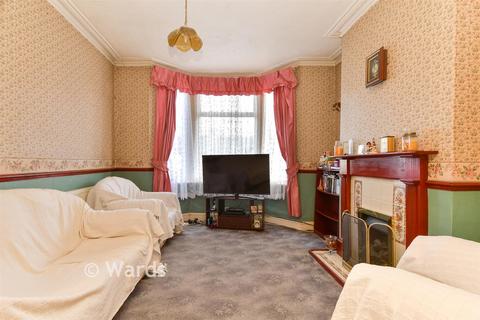 3 bedroom end of terrace house for sale, Mills Terrace, Chatham ME4