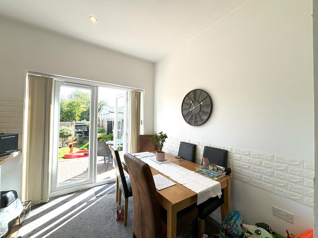 Dining Area.jpg