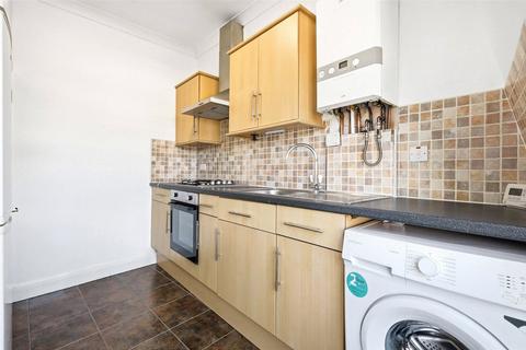 1 bedroom apartment to rent, Lea Bridge Road, London, E10