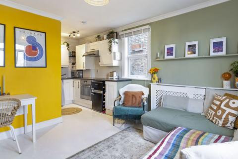1 bedroom flat for sale, West Hill, London, SW18