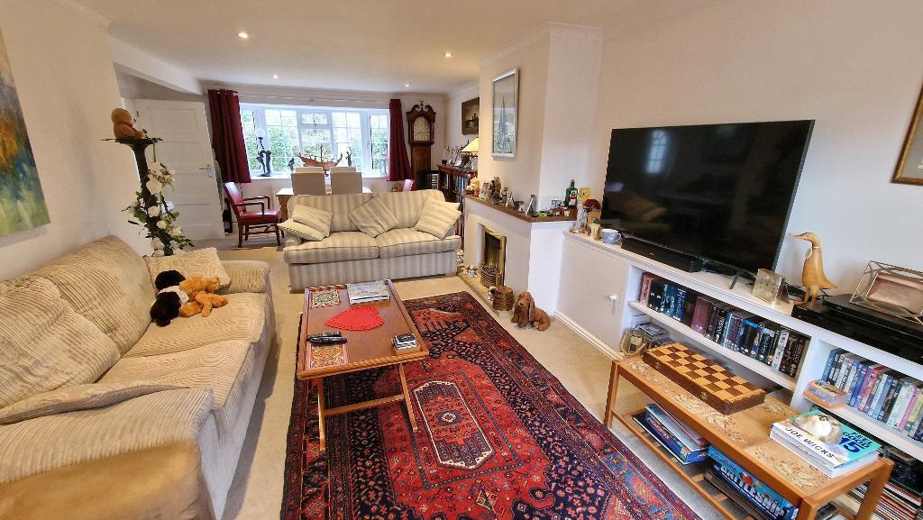 Sitting Room/Dining Room