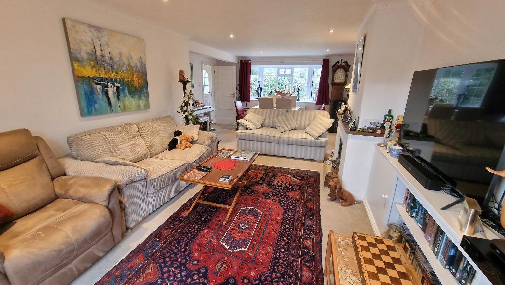 Sitting Room/Dining Room