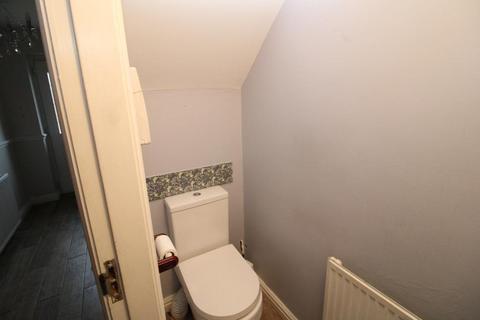 4 bedroom detached house for sale, Hilltop Drive, Royton, Oldham, OL2 6AG
