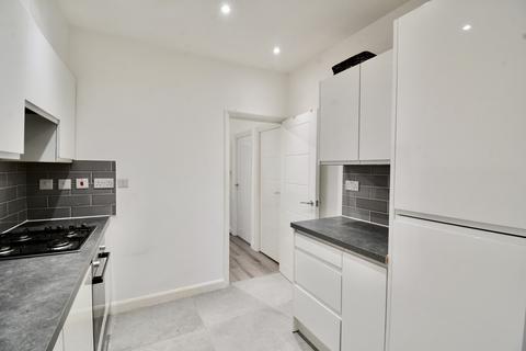 2 bedroom flat to rent, Brendon Avenue, London NW10