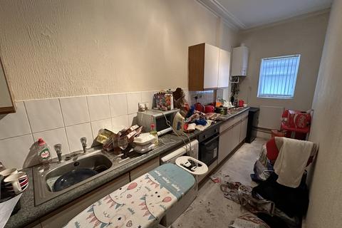 2 bedroom flat for sale, 81A & 81B Woodchurch Road, Birkenhead, Cheshire CH42 9LH