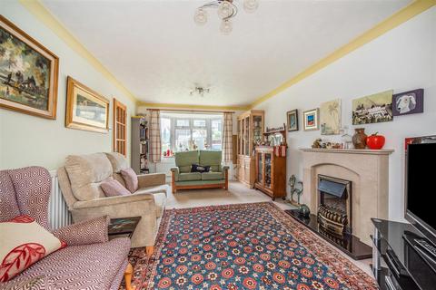4 bedroom detached house for sale, Sainsbury Close, Andover