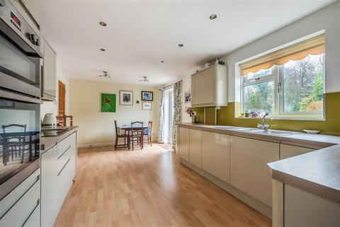 4 bedroom detached house for sale, Sainsbury Close, Andover