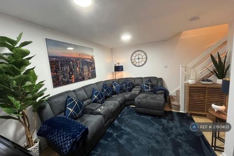1 bedroom terraced house to rent, Oak Ridge, West End, Woking, GU24