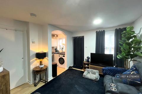 1 bedroom terraced house to rent, Oak Ridge, West End, Woking, GU24