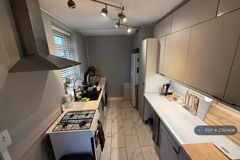 2 bedroom terraced house to rent, Hall Road, Hull, HU6
