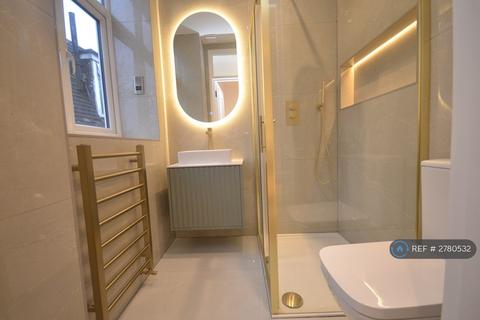 undefined, Lyndhurst Court, London, SE25