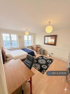 1 bedroom in a flat share to rent, Mile End Road, London, E1