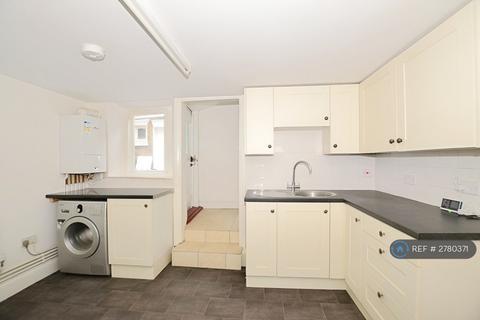 3 bedroom terraced house to rent, Fort Hill, Margate, CT9