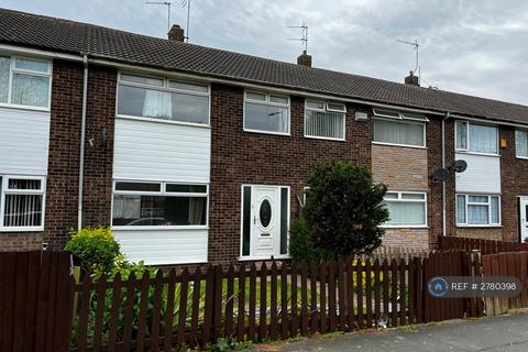 3 bedroom terraced house to rent, Newtondale, Hull, HU7