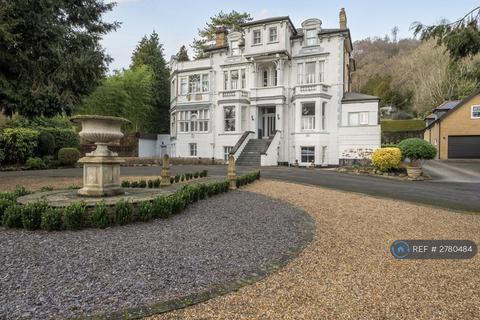 undefined, Cleveland, Reigate, RH2