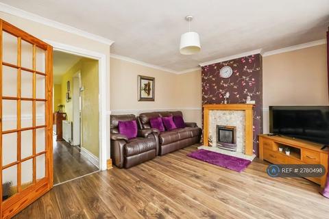 3 bedroom terraced house to rent, Third Avenue, Gedling, Nottingham, NG4