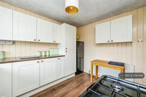 3 bedroom terraced house to rent, Third Avenue, Gedling, Nottingham, NG4