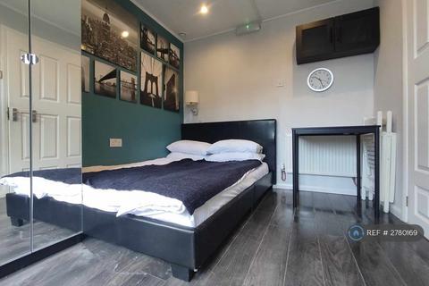 1 bedroom in a house share to rent, Willingsworth Road, Wednesbury, WS10