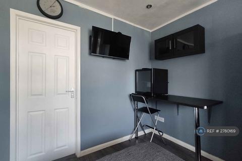 1 bedroom in a house share to rent, Willingsworth Road, Wednesbury, WS10