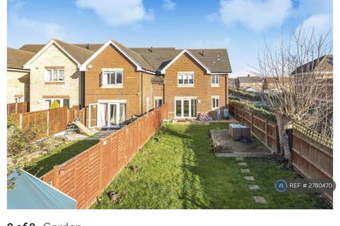 undefined, Ella Garett Close, Reading, RG2