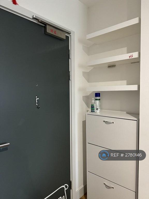 Main Door&amp;Commodity Shelf