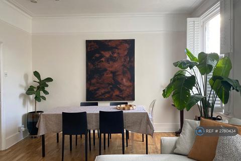 3 bedroom flat to rent, Ashleigh Road, London, SW14