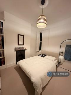 3 bedroom flat to rent, Ashleigh Road, London, SW14