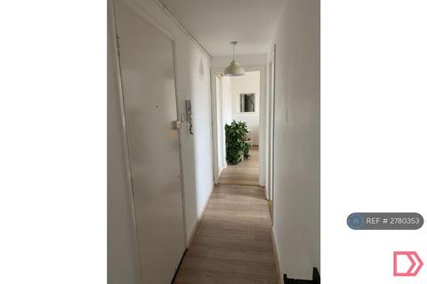 2 bedroom flat to rent, Recreation House, Colchester, CO1