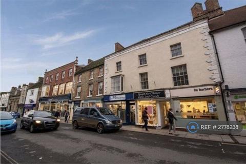 3 bedroom flat to rent, High Street, Malmesbury, SN16